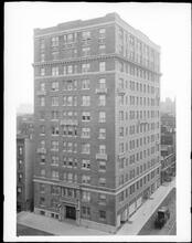 East 72nd Street at the S.E. corner of Lexington Avenue. Apartment House.