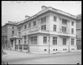 East 69th Street and Park Avenue. The Arthur Curtiss James House.