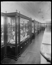 50th Street and 5th Avenue. Kirkpatrick Store. Wall showcase.