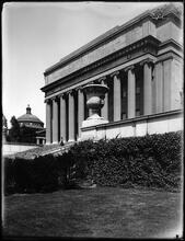 Low Memorial Library at Columbia University.