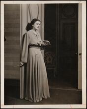 [Katharine Cornell as Linda Easterbrook (Linda Paige) in "No Time for Comedy".]