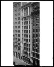 509 5th Avenue near 43rd Street. General exterior.