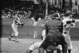 Brooklyn Dodgers vs. Cincinnati Reds