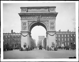 Washington Arch looking north. [Mayor's Committee to Welcome British & French War Commissions.]