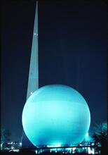 [Trylon and Perisphere.]