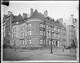 5th Avenue and 66th Street. Henry Havemeyer House.