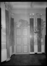 Lawrence Copley Thaw [residence]. Door and columns.