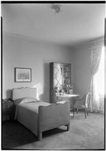 W.R. Simonds [residence], Park Avenue. Mr. Simonds bedroom.
