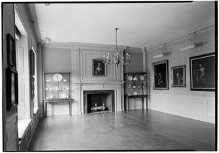 Society of Colonial Dames, 215 East 71st Street, NYC. Exhibition hall.