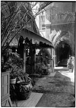 270 Park Avenue [Building]. Sharp view of court entrance to Marguery Restaurant.