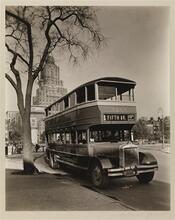 Fifth Avenue Bus, Washington Square