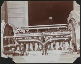 Auto Motor, Six Cylinder Naubauer.