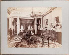 Home of W. F. Havemeyer, 335 West 14th Street, New York City [Sitting room.]