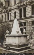 Tomb of Alexander Hamilton, Trinity Cemetery, New York.