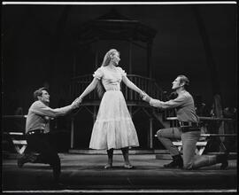 [Robert Horton as Bill Starbuck, Inga Swenson as Lizzie Curry and Stephen Douglass as File performing the "Wonderful Music" number in "110 in the Shade".]