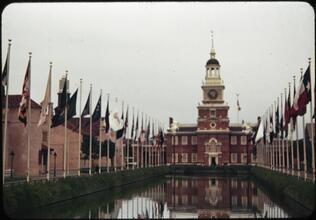 [Pennsylvania Building in the Court of States.]