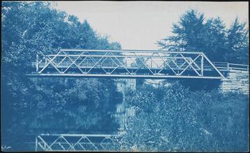 [Bridger over the Bronx River.]