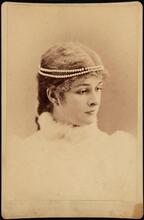 [Nina Varian as Desdemona in "Othello".]
