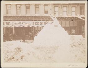 [Snow outside 47 West 14th Street.]
