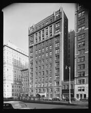 955 Park Avenue. Apartment building, exterior.