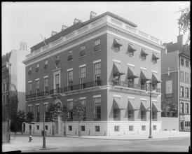 62nd Street and 5th Avenue. Knickerbocker Club.