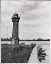 [Lighthouse on Roosevelt Island.]