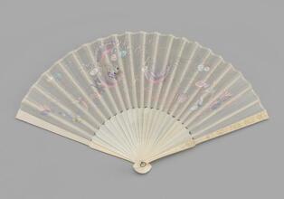Folding fan of cream silk gauze leaf with embroidery