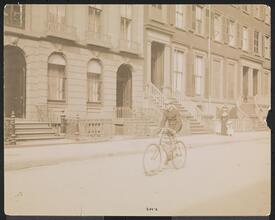 Bicycling, New York Streets.