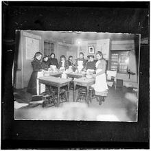 Cooking school class in College Settlement. The "boss temperance sermon".