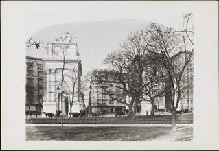 [Dewey Arch from Madison Square]