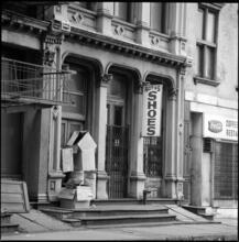 [Roth's Shoes, 38 Lispenard Street.]