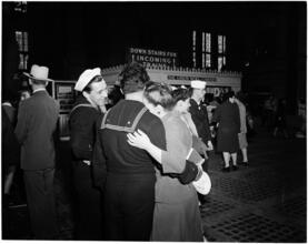 Penn Station [Sailors returning home from World War II.]