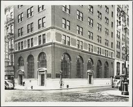 Spring Street and Broadway, southwest corner. Corn Exchange Bank