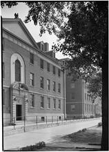 Officer's apartments, Governors Island, N.Y. Sharp street view from left.