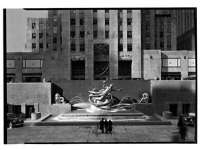 Rockefeller Center. Plaza Fountain from above.