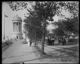 Riverside Drive and 89th Street. Soldiers and Sailors Monument.