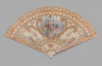 Brisé fan with painted and lacquered Rococo-style pastoral scene