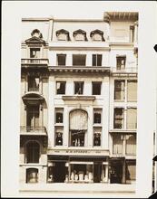 [5th Avenue between 49th and 50th Streets.]
