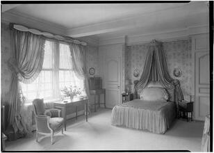 W. L. Richard [residence], 885 Park Avenue, Apt. 15A. Bedroom toward bed.