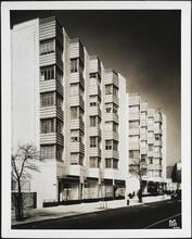 2121 Grand Concourse. Apartment building