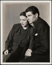 [Katharine Cornell as Linda Easterbrook (Linda Paige) and Laurence Olivier as Gaylord Easterbrook in "No Time for Comedy".]
