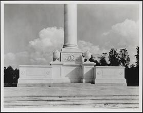 Pelham Bay Park War Memorial [Bronx Victory Memorial.]