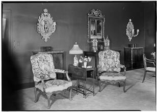 Louis de L'Aigle Munds Residence, 740 Park Avenue. Aubusson chairs.