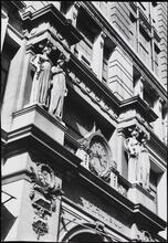 [Statues on Macy's Department Store.]