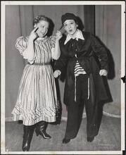 [Production still with Vera Rozanko and Freidele Oysher.]