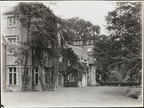 [Washington Irving's home on Hudson.]
