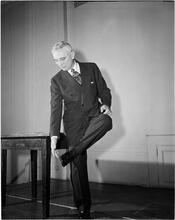 Dale Carnegie [Dale Carnegie teaching a class on public speaking.]