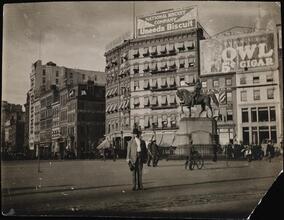 [Man posing in Union Square.]