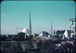 [Elevated view of the fairgrounds from the Amusement Zone to the Trylon and Perisphere.]