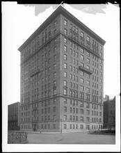 East 72nd Street at the S.E. corner of Park Avenue. General exterior.